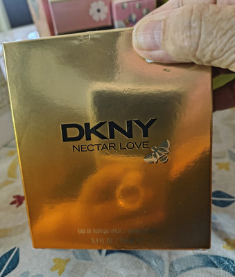 DKNY Nectar Love Eau de Parfum Spray, Regular Size 3.4 fl oz / 100 mL