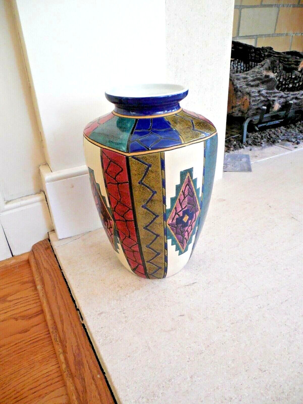 Striking Tall Ceramic Urn/Vase  Patio Garden-13" Geometric design in or outside