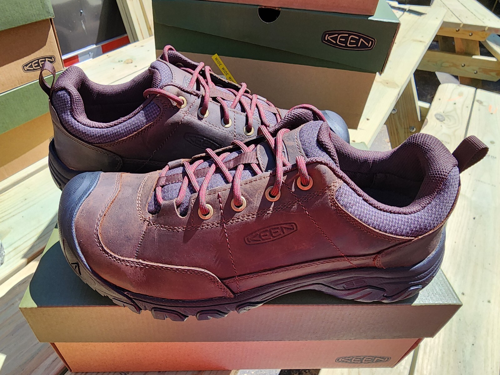 KEEN Men's Size 14 Wide Targhee III 3 Oxford Casual Hiking Shoes