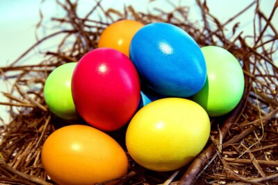 Ostern färben Farbe 5 Farben dekorieren Basteln Eier rot blau grün gelb orange