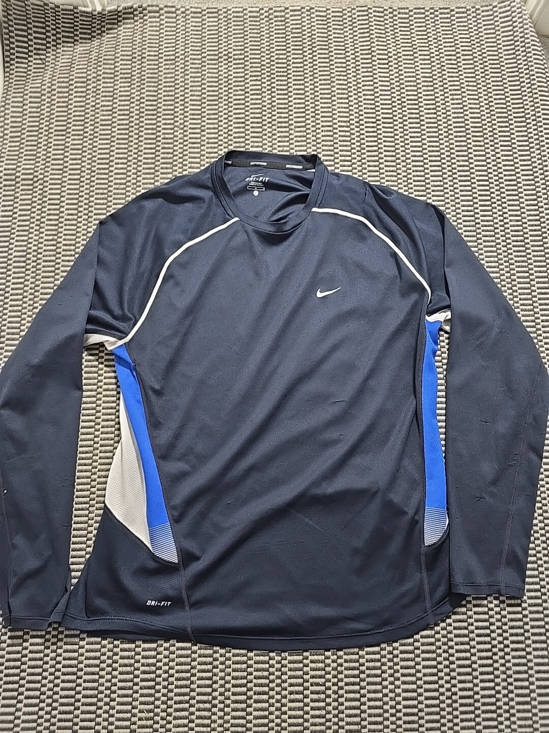 Nike Dri-Fit Long Sleeve Training Shirt for Men Size Large Gym Running