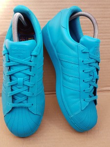 pharrell shell toes