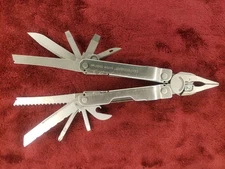 🔪 Leatherman Super Tool 300 Multi Tool