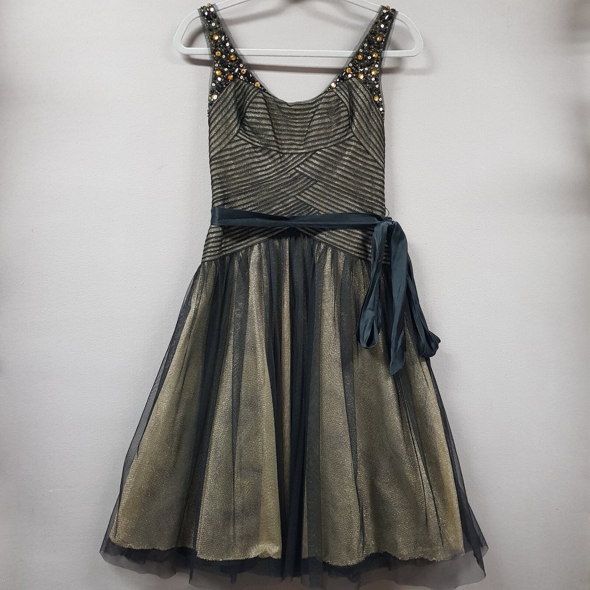 BCBG Maxazria Black Gold Tulle Cocktail Dress Women Size 4 Whimsigoth BCBG Maxazria Black Gold Tulle Cocktail Dress Women Size 4 Whimsigoth