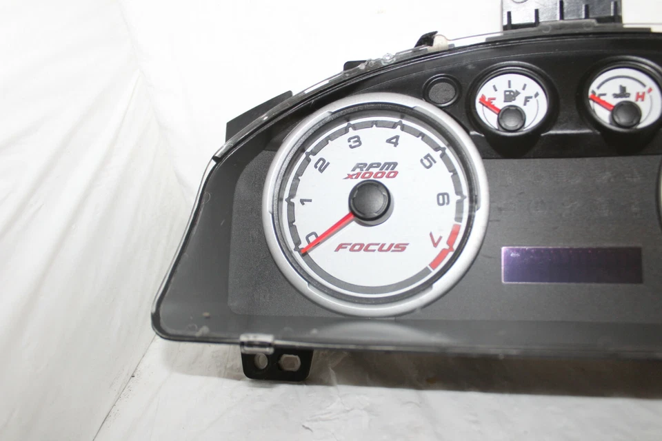 Medidores de painel de instrumentos velocímetro 2010 2011 Ford Focus 68.062 milhas - Imagem 3 de 4