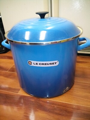 新品未使用　LE CREUSET ダークブルー 20㎝ Le creuset cast iron round 20cm in Artichaut - PREORDER Price:$335