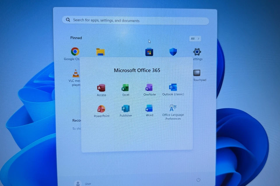 Dell Latitude E5530 15.6" Inch Laptop Computer - Windows 11, Office 365, SSD - Image 3 of 4