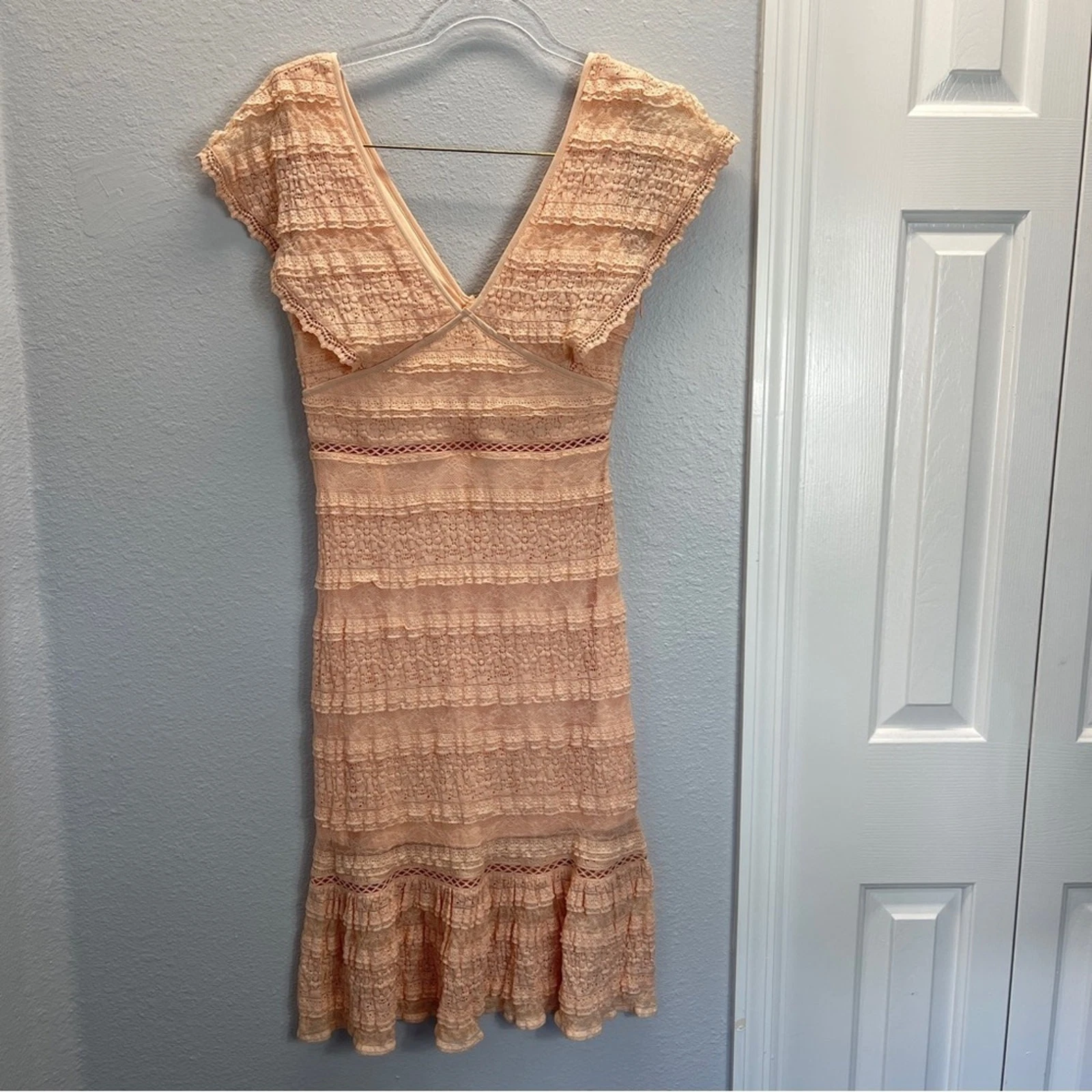 Abito tubino in pizzo con orlo Foxiedox San Valentino in blush piccolo