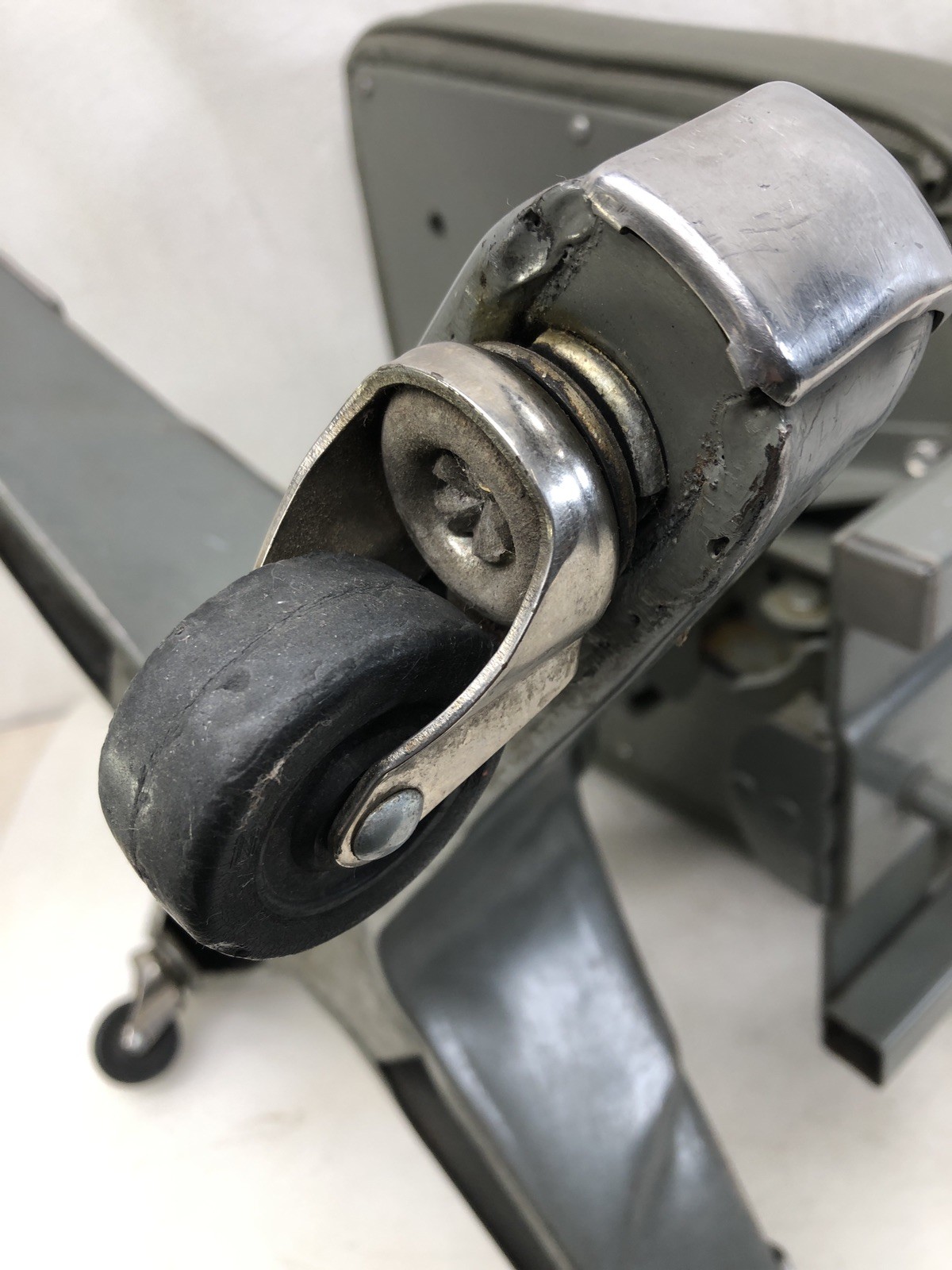 Industrial Swivel Office Tanker Desk Chair Rolling Propeller Base Steel MCM 1960