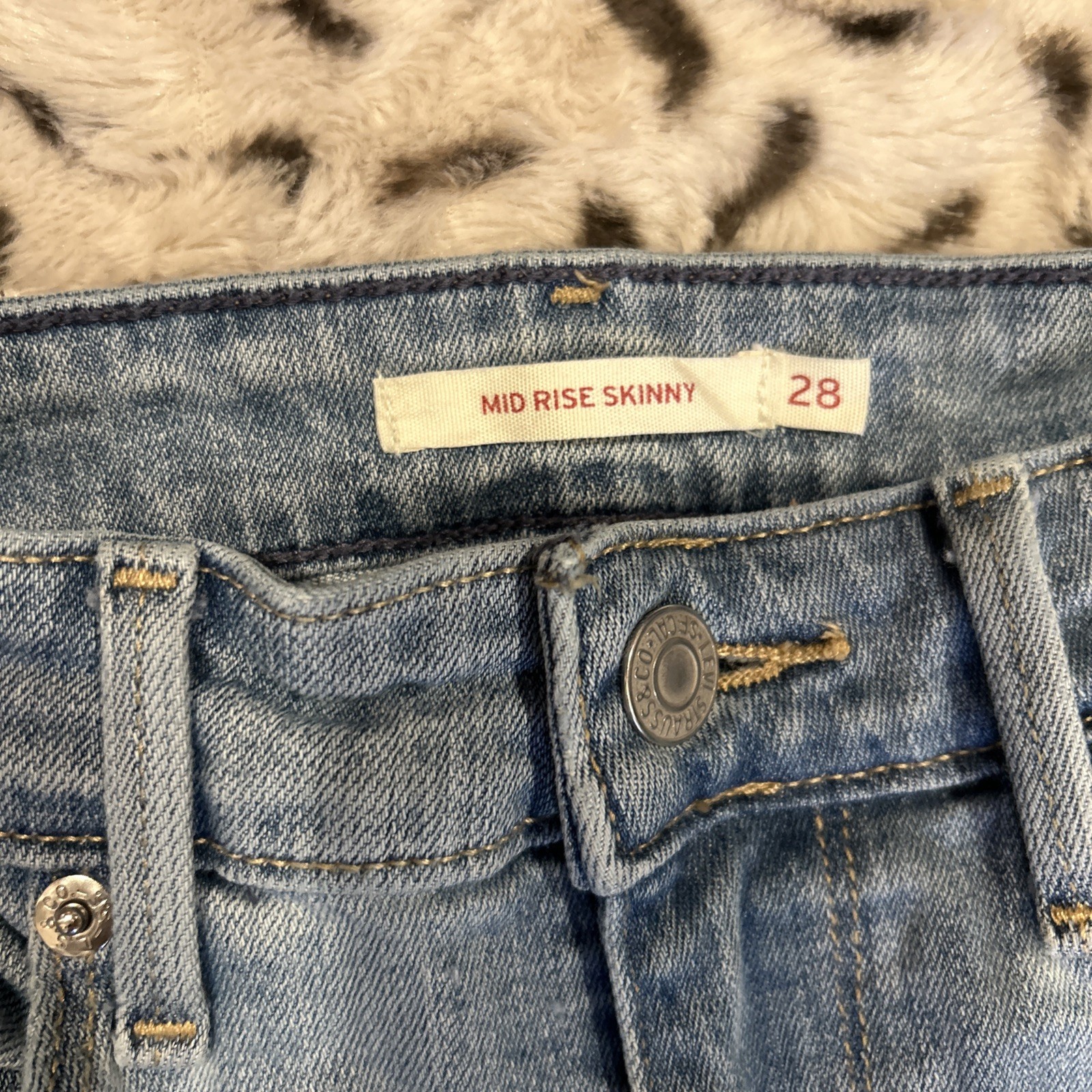 Levi's Women's Mid-Rise Skinny Jeans, Size 28 thumbnail 4