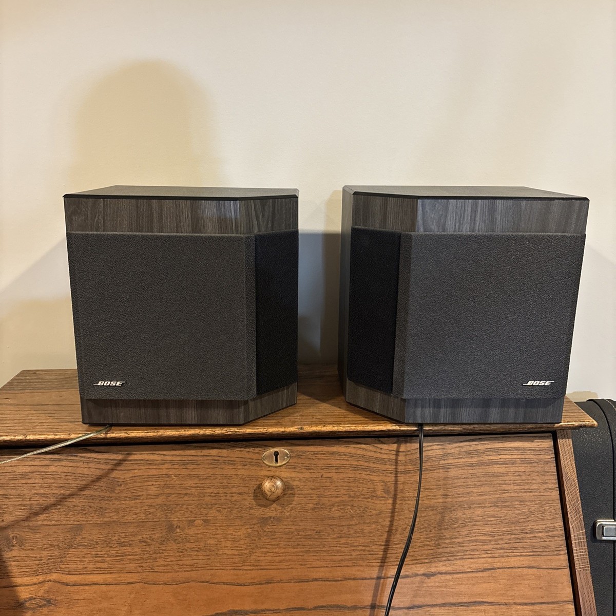 Pair of Bose 2001 Direct Reflecting Speakers - Tested And Working