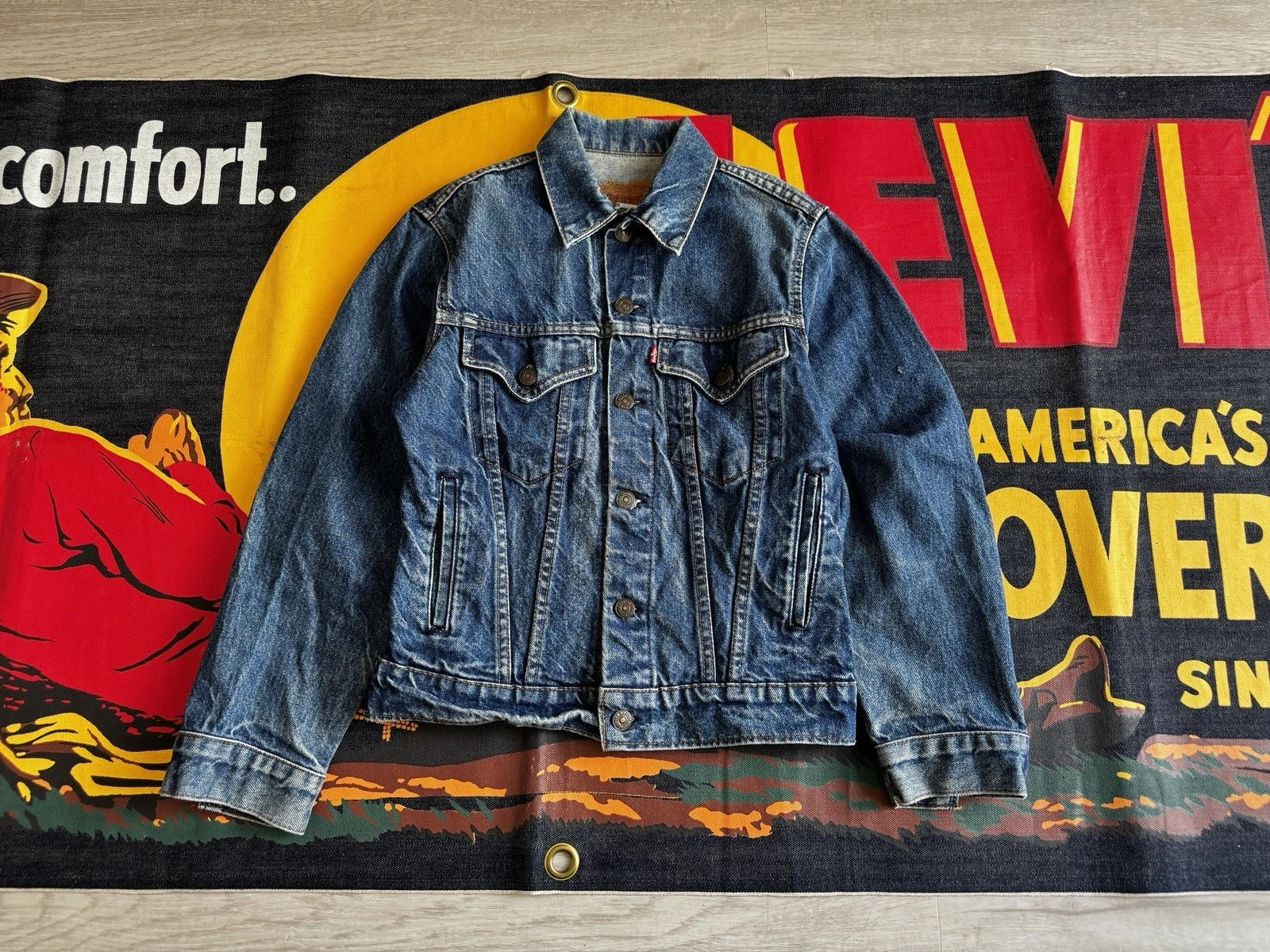 Vintage Levi’s 70706-0216 Denim Trucker Jacket - Made in USA - Size 16
Opens in a new window or tab