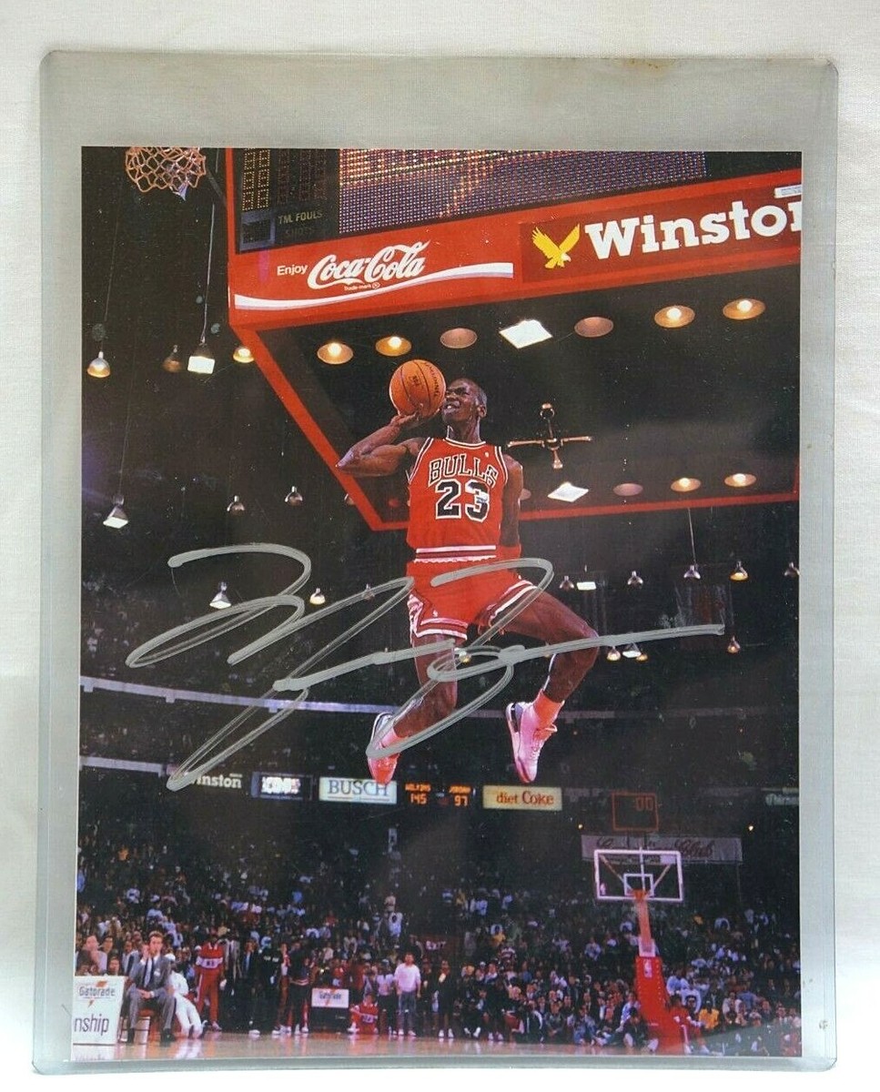 Autographed Michael Jordan 1988 Slam Dunk Contest picture