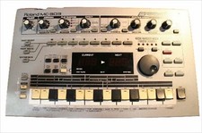 Used ROLAND MC-303 Groovebox Drum Machine Synth mc 303 Roland