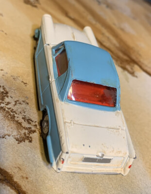 Corgi Toys Triumph Herald Coupé #231 – Miniature 1/43 – Die-cast Vintage 1960s – Angleterre