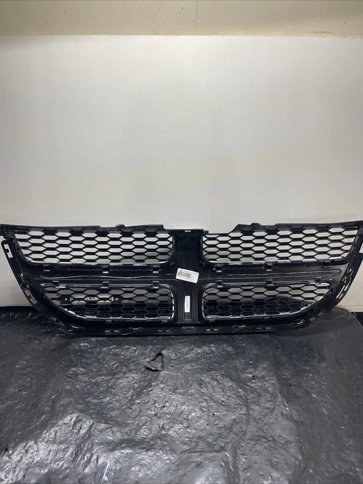 Dodge Grand Caravan 2011-2020 parrilla cromada 11RTDUGASM OE Foto 2 de 4