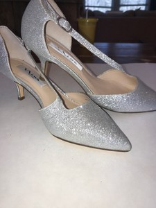 nina new york silver shoes