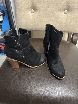 Fergalicious Black Boot Heels Woman s Size 5 Zip Up Ankle Boots