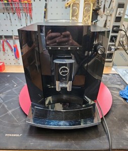 JURA E4 1450W Kaffeevollautomat - Piano Black (15435)