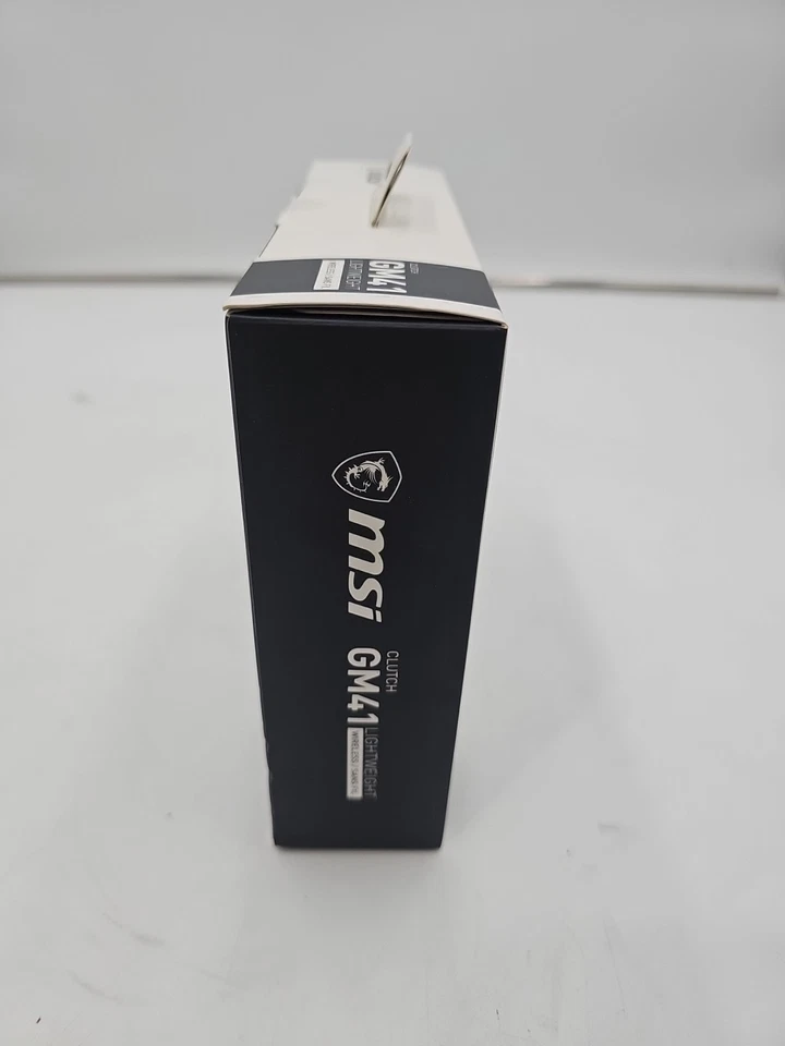 MSI Clutch GM41 Lightweight Wireless Gaming Mouse - Black - Image 3 of 4