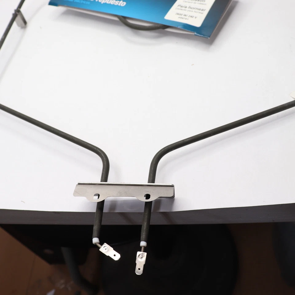 Camco Bake Element Negro 2600W/240V 18-3/4"L 701 Foto 2 de 4