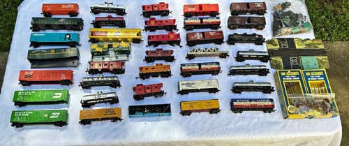 Lot of HO Rolling Stock & Miscellaneous
