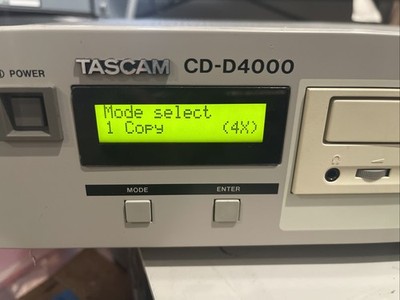 楽器 TASCAM CD-D4000 Tascam CD-D4000 Compact Disc Duplicator, Power-tested, Rack Mount