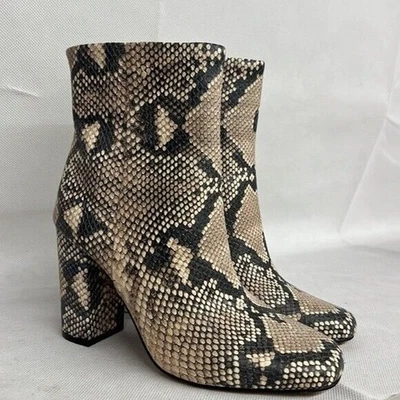 Neuf Sz 6 Vince Camuto Femmes Dannia Bottes Mode Snake Python Imprimé Talon Zip - Photo 1/4