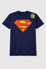 🔥NUEVA Camiseta Superman Glow-in-the-Dark Logo, Azul Oscuro, Talla Pequeña 🔥