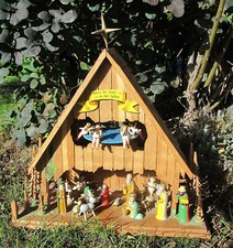 antike Weihnachtskrippe aus dem Erzgebirge mit THORENS Spieluhr