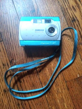 Samsung Triple Max Digimax 35 MP3- Camera untested