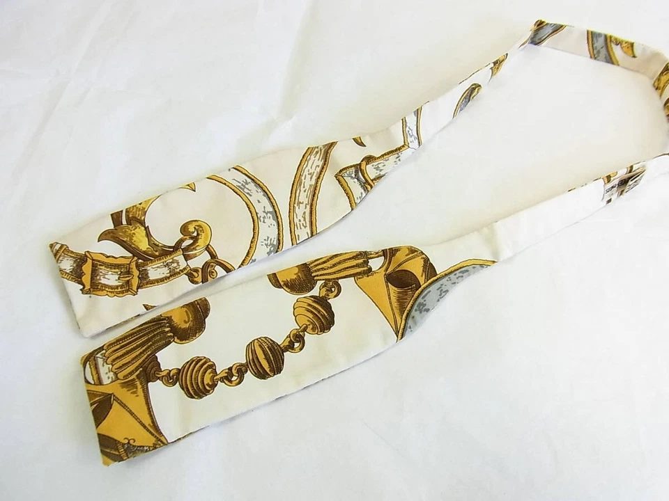 Auténtica pajarita de seda vintage Hermes Foto 3 de 4