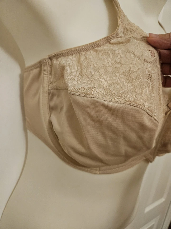 Sujetador minimizador Lilyette Bali ribete de encaje a medida para mujer modelando LY0428 beige  Foto 3 de 4