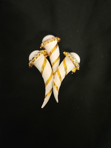 Signed Jomaz Joseph Mazer White & Gold Enamel Rhinestone Brooch Vintage