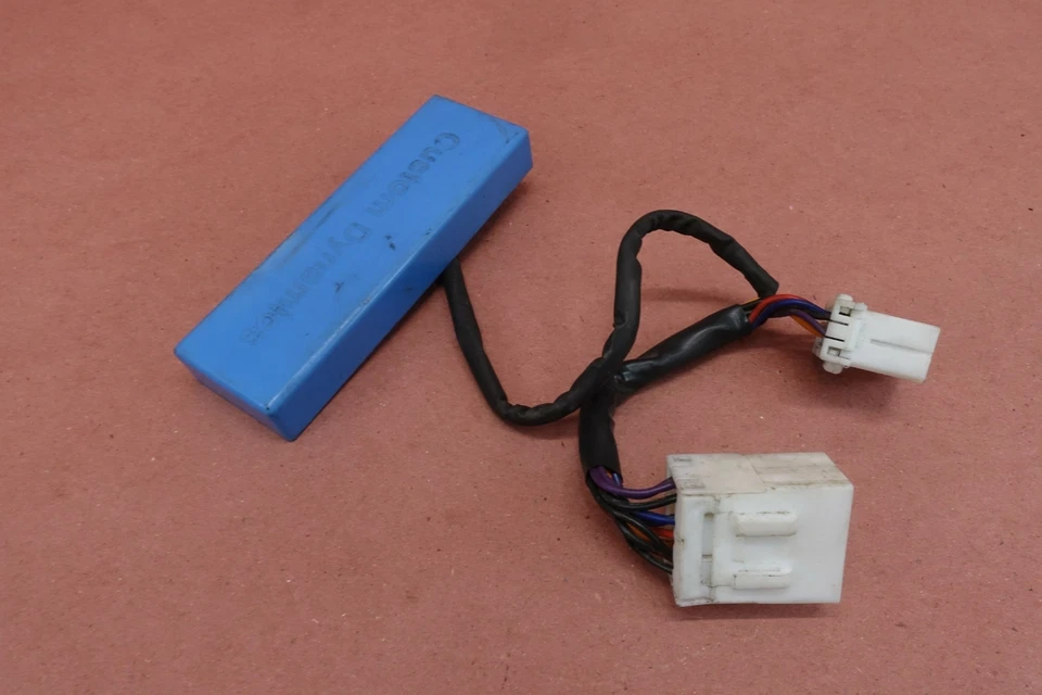 Harley-Davidson Dyna Street Bob 2007-2011 FXDB estabilizador de señal dinámico personalizado Foto 2 de 4