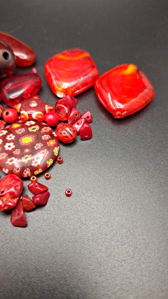 Variedade de contas vermelhas qualidade vidro, abajur, lucite, pedra - Imagem 3 de 3