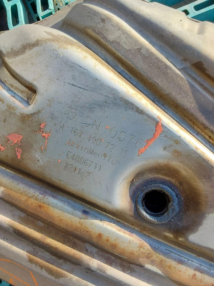 Silenciador trasero Mercedes-Benz ML350 2008-2010 A1644907215 OEM Foto 4 de 4