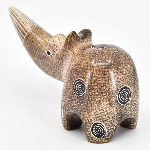 Crafts Caravan Carved Soapstone Brown Rhinoceros Rhino Figurine Made in Kenya - Imagen 3 de 5