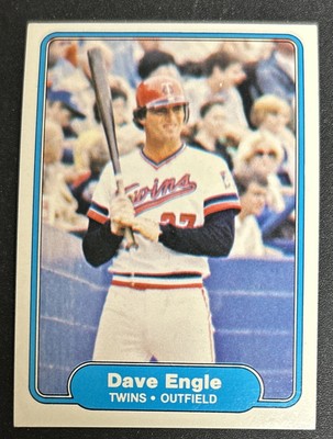 1982 Fleer Dave Engle Baseball Rookie Card (RC) #552 Twins OF VG White Dot O/C