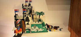 Lego Knights Castle: King's Mountain Fortress 6081. Good condition. 90s Vintage 