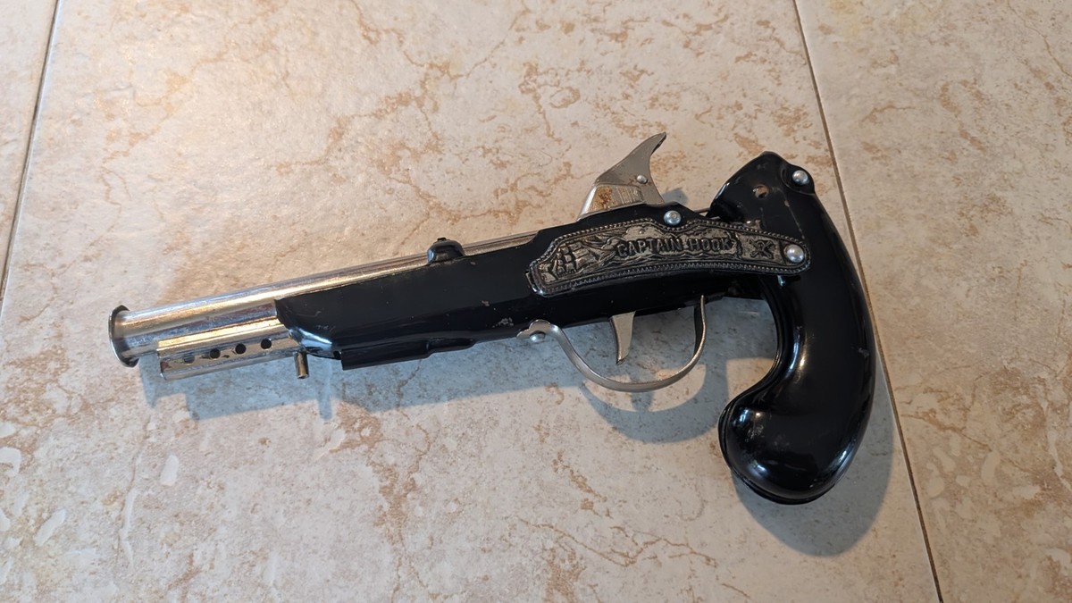 RARE Vintage Masudaya Japan Captain Hook LEVER ACTION Pop Gun