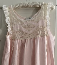 Gorgeous Gently Worn Vintage Christian Dior Pink Nightgown W/ Ivory  Ecru Lace