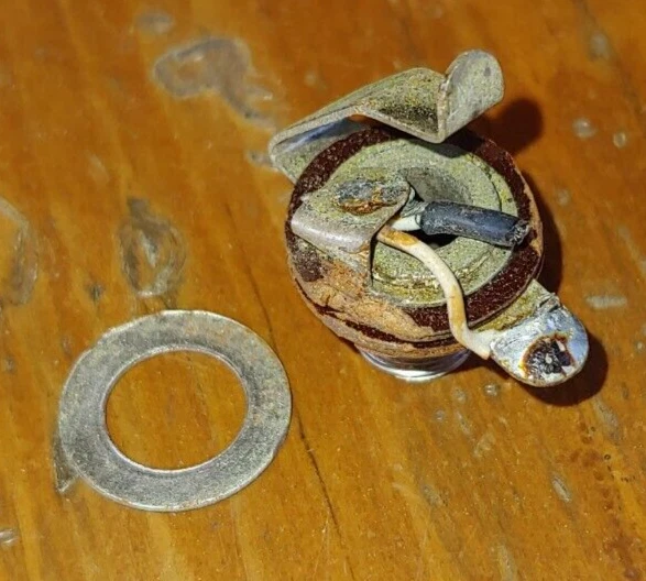 Juego de 4 ollas ENCORE (Corea) originales años 70 (2 tonos, 2 volúmenes) y JACK de 1/4" con tornillos Foto 4 de 4