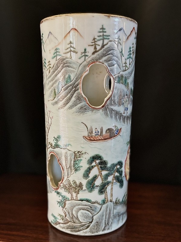 CHINESE QING DYNASTY MARKED PORCELAIN HAT STAND, FAMILLE VERTE, RIVER SCENES