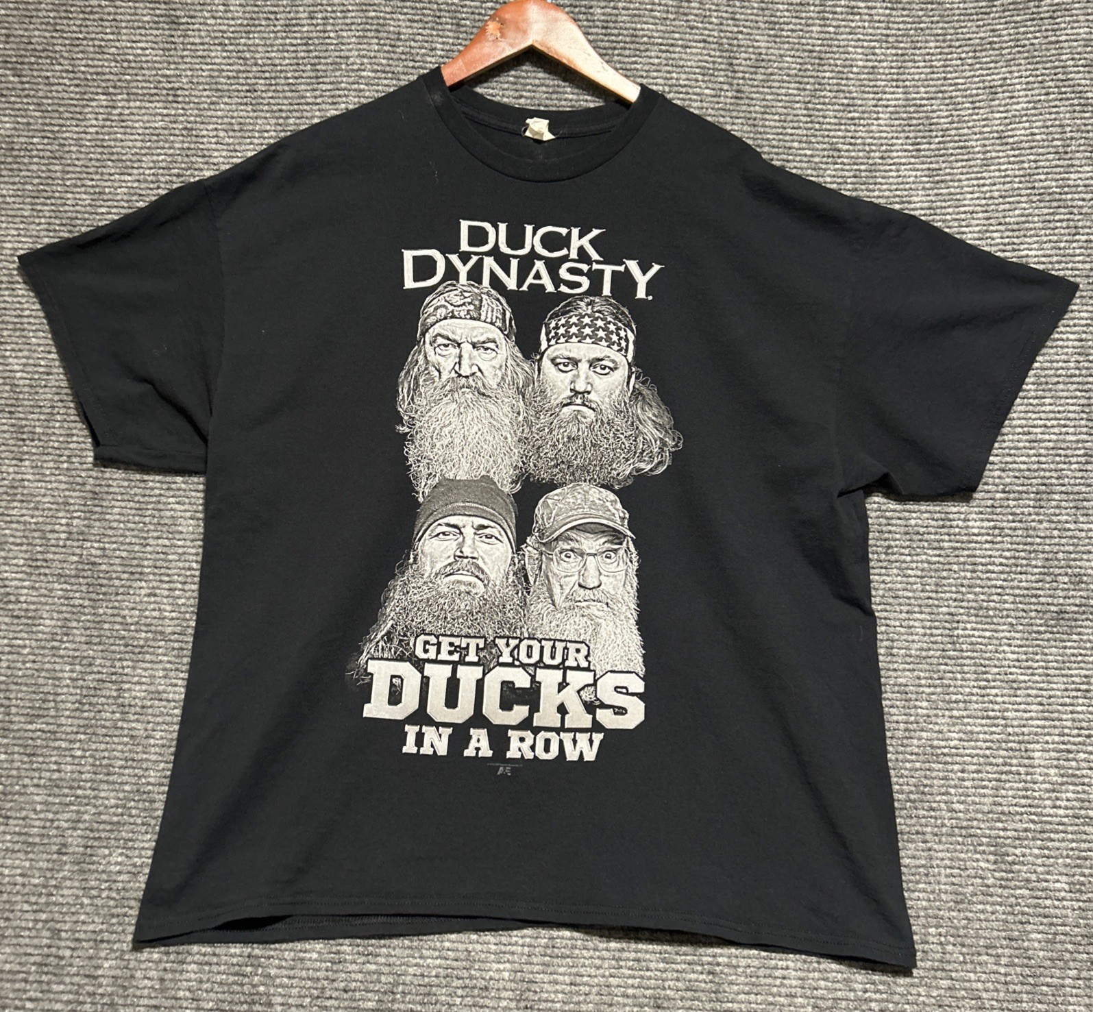 T shirt nera Duck Dynasty merch ufficiale taglia 2XL prendi le tue anatre in fila 2013