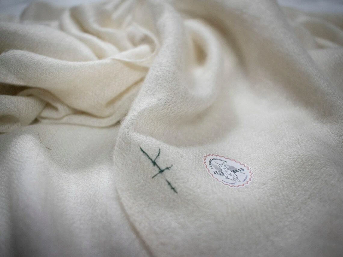 GI Certified Pure Pashmina Scarf/Wrap, Natural White, Handspun, Handwoven
Opens in a new window or t