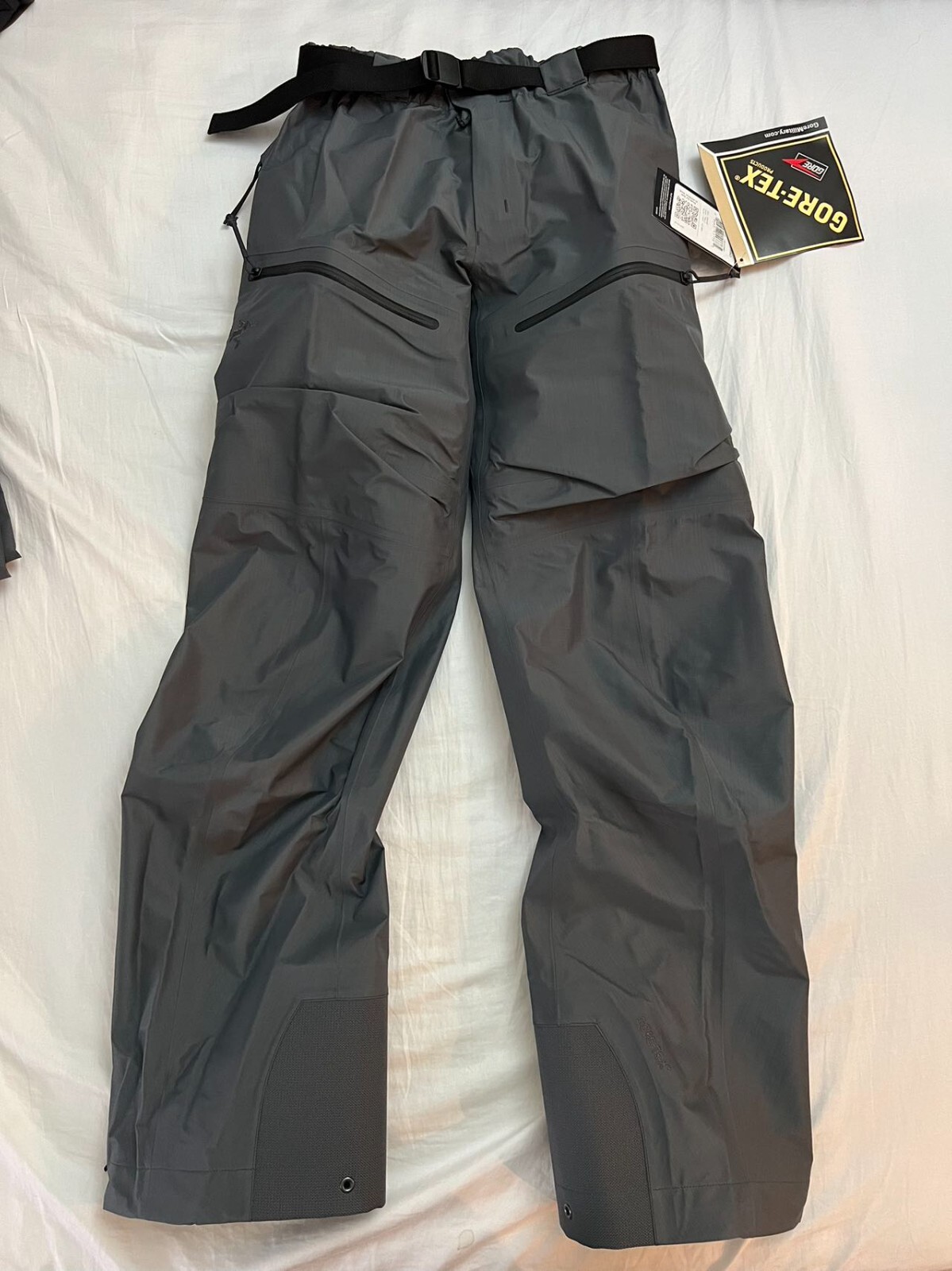 Nuovissimi pantaloni alfa Arc'teryx (Gen 2) taglia small reg colore lupo