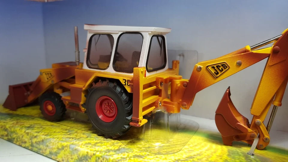 1:32 JCB 3C Digger Backhoe Mk3 MkIII Weathered Scale Model Britains Diecast - Image 3 of 4