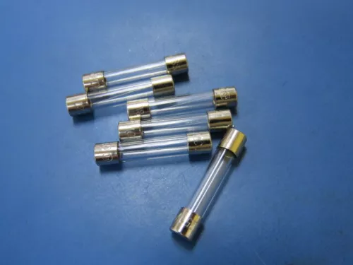 BUSSMANN  AGC-2-R Qty of 28 per Lot 2A 250V AC DC Fuse Cartridge, Glass Holder 3