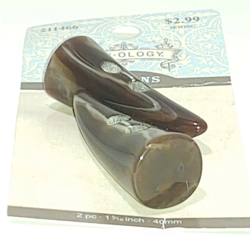 9/16" Tortoise shell style horn-shaped buttons Sew-ology 2 on one card New - Image 3 of 4